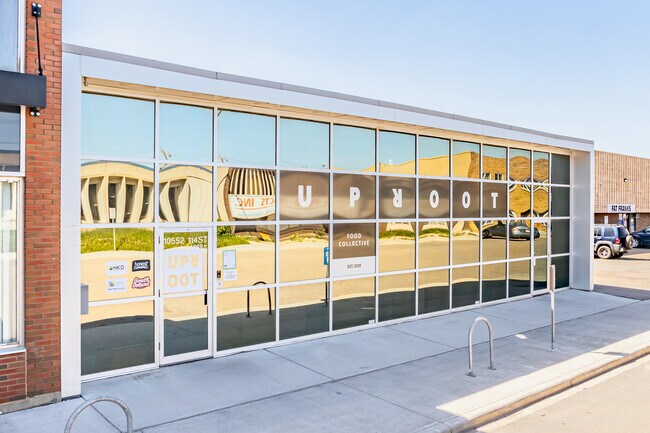 Plus de détails pour 10552 114th St NW, Edmonton, AB - Flex à vendre