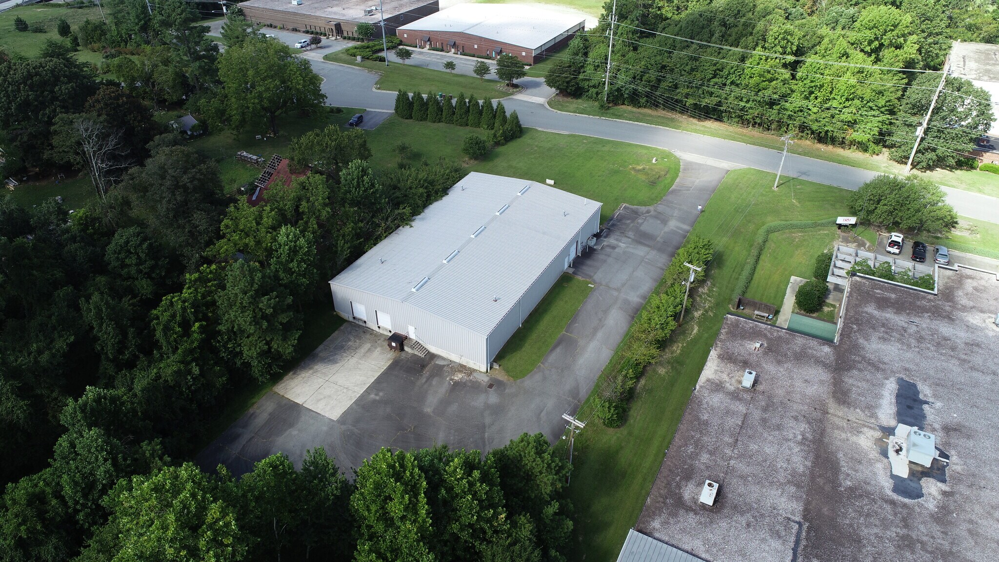 1913 Alleghany St, High Point, NC à louer Photo principale- Image 1 de 18