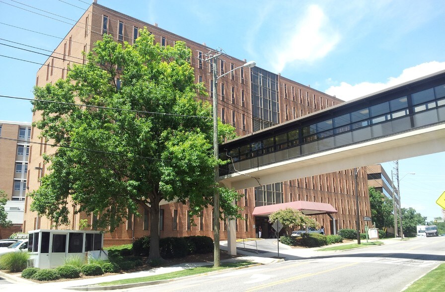 2660 10th Ave S, Birmingham, AL à louer - Photo du bâtiment - Image 2 de 3