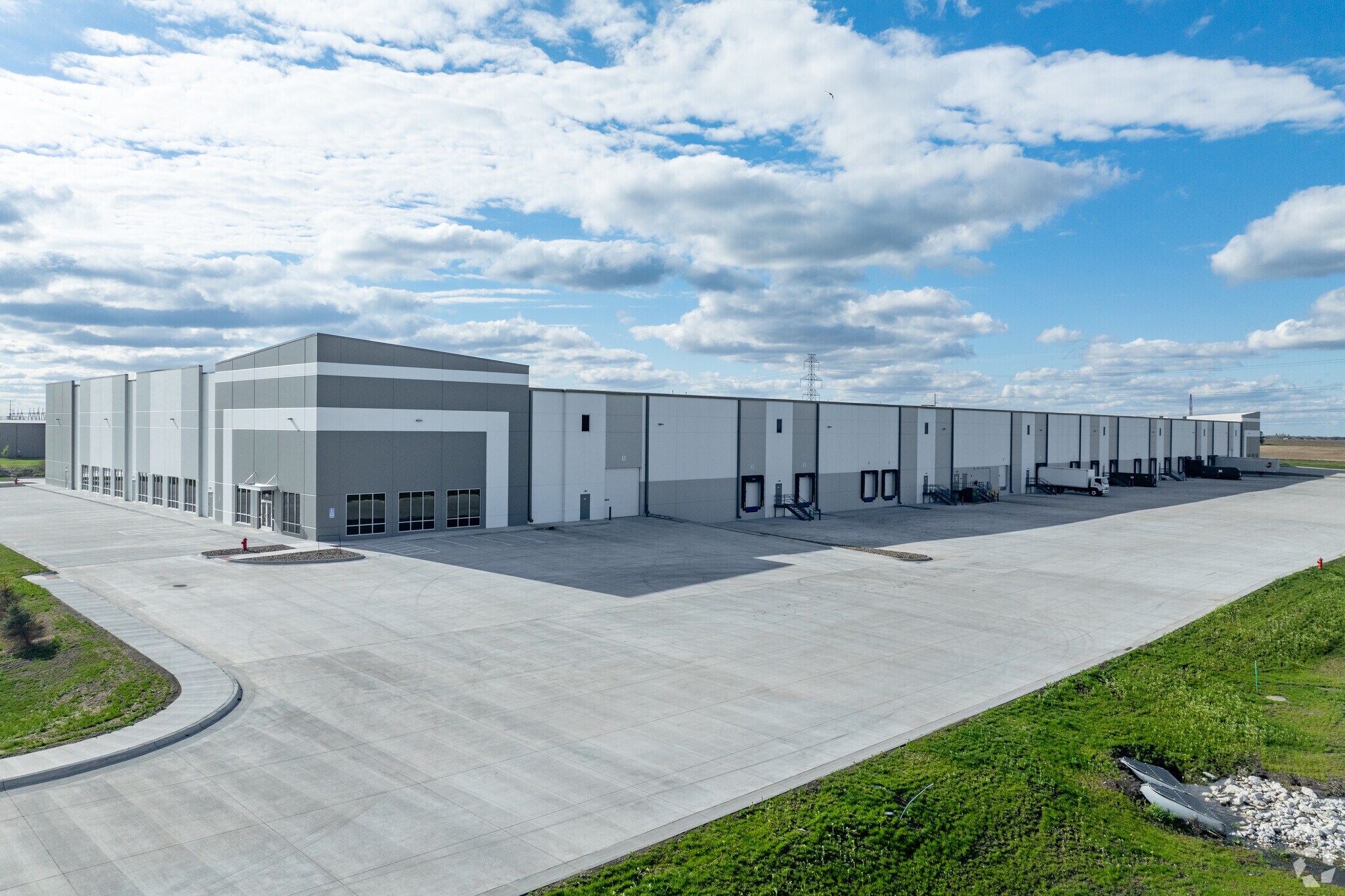 501 SW 37th St, Grimes, IA à louer Photo du bâtiment- Image 1 de 5