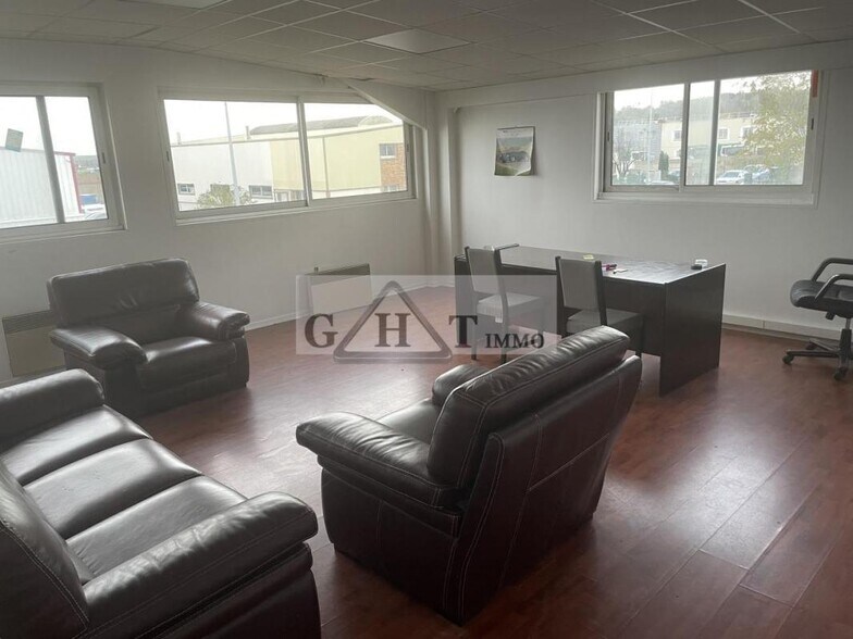 Industrial in Méry-sur-Oise for lease - Interior Photo - Image 2 of 11