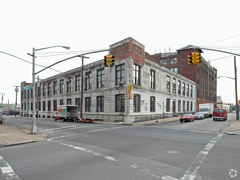 1013 Grand St, Brooklyn, NY for sale - Building Photo - Image 1 of 1