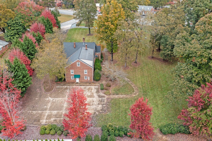 2920 Reynolda Rd, Winston-Salem, NC à vendre - Photo du bâtiment - Image 3 de 7