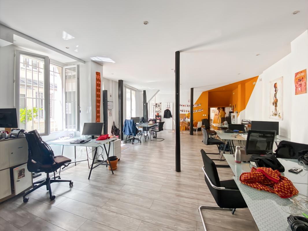 Rue Du Faubourg Saint-Martin, Paris for lease Building Photo- Image 1 of 8