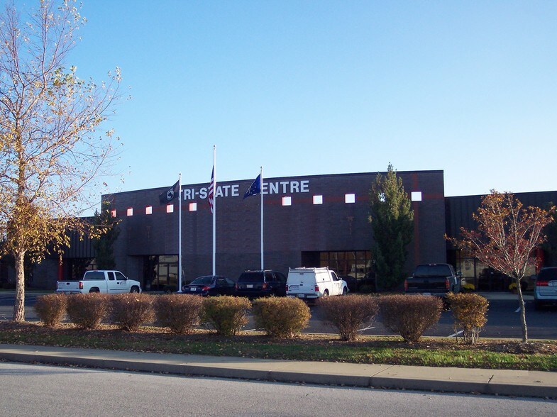 711 John St, Evansville, IN for lease - Building Photo - Image 2 of 13