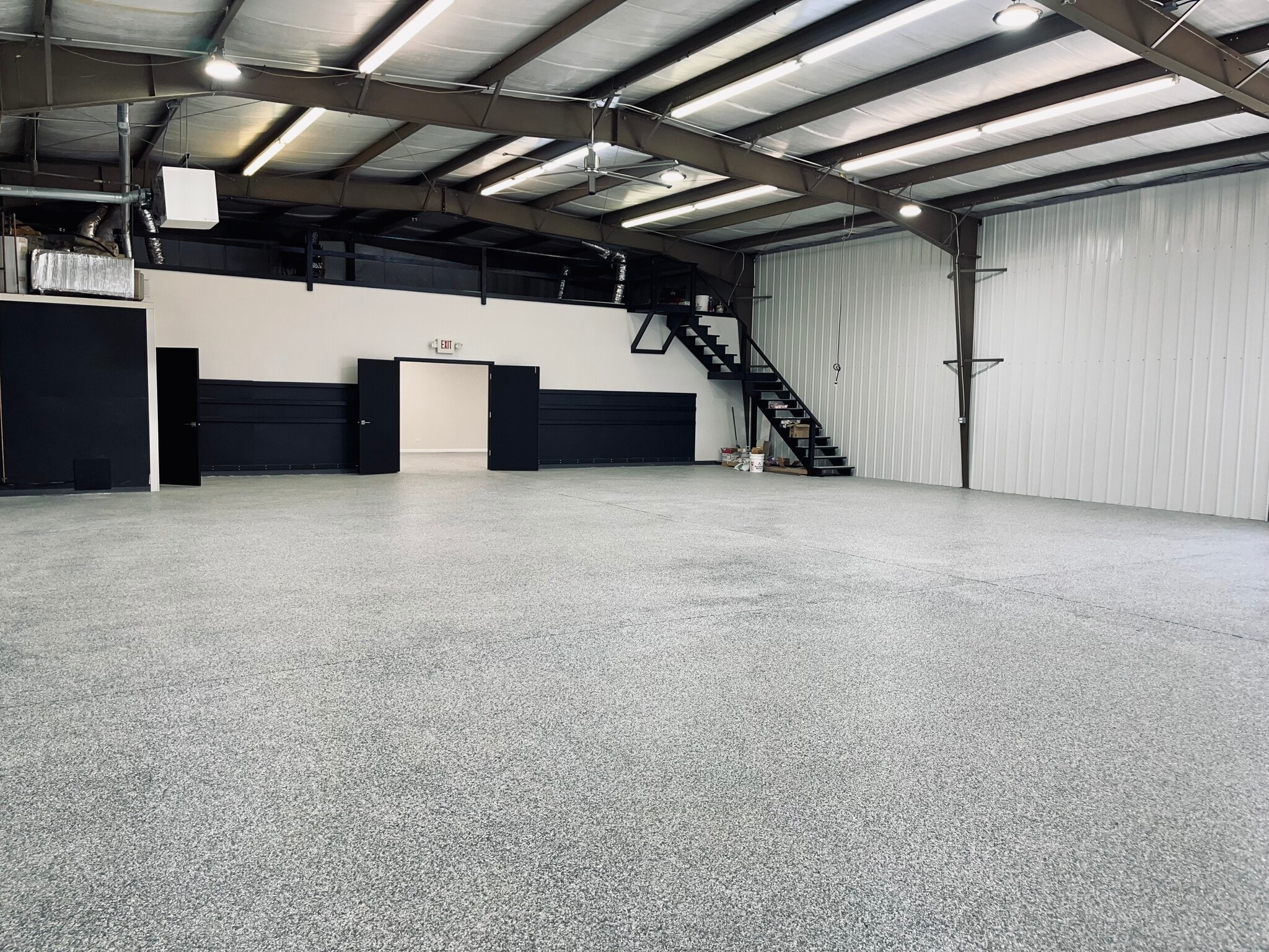 517 N Lake Ave, Twin Lakes, WI for lease Interior Photo- Image 1 of 15