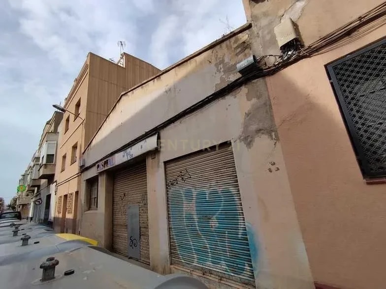 Carrer de Manuel Bertrand, 55, El Prat de Llobregat, Barcelona for sale - Building Photo - Image 2 of 5