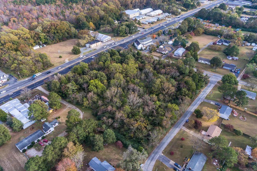 3800 George Washington Memoria Hwy, Hayes, VA à vendre - Photo du bâtiment - Image 1 de 4