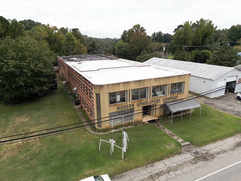Retail / Showroom with frontage. portfolio of 4 properties for sale on LoopNet.ca - Aerial - Image 2 of 18