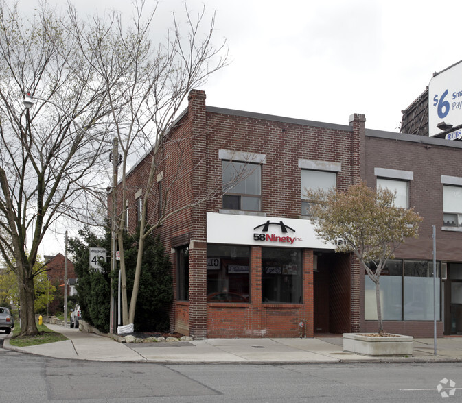 1915 Danforth Ave, Toronto, ON à vendre - Photo principale - Image 1 de 1