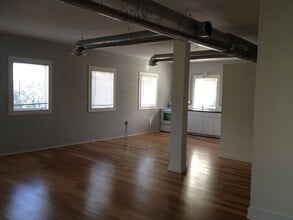 2035 Manchester St NE, Atlanta, GA for lease Interior Photo- Image 2 of 8