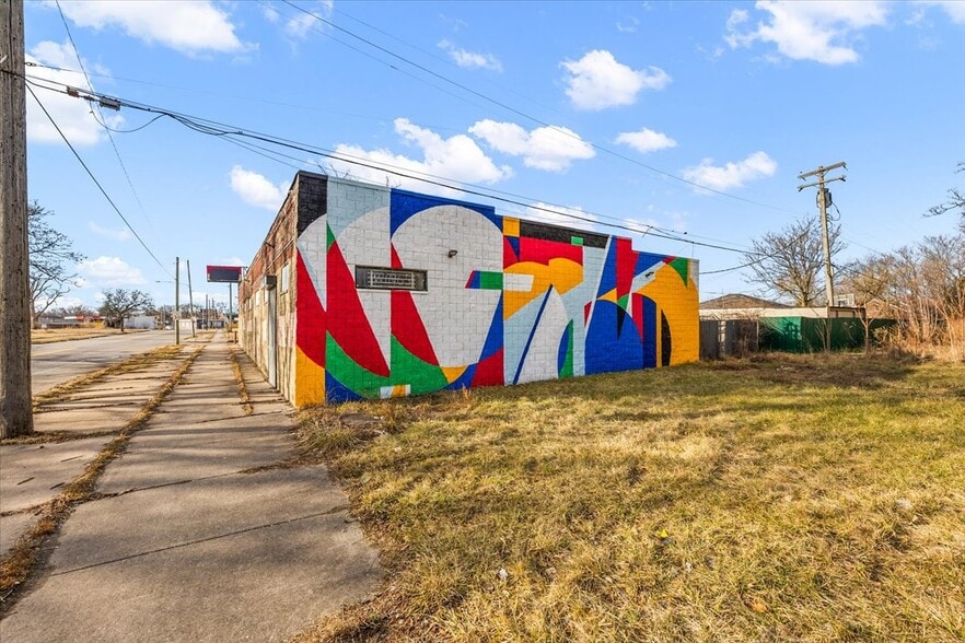 12501 Chalmers St, Detroit, MI for sale - Primary Photo - Image 1 of 14