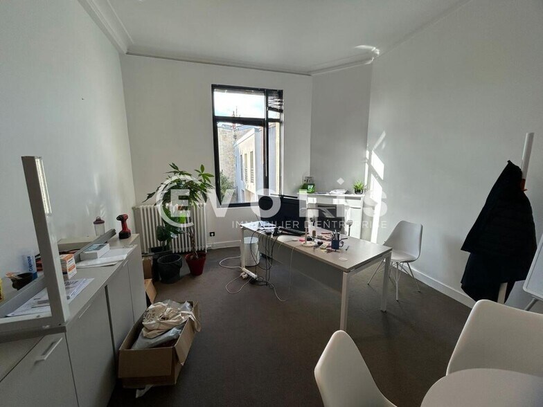 Office in Bordeaux for lease - Building Photo - Image 3 of 6