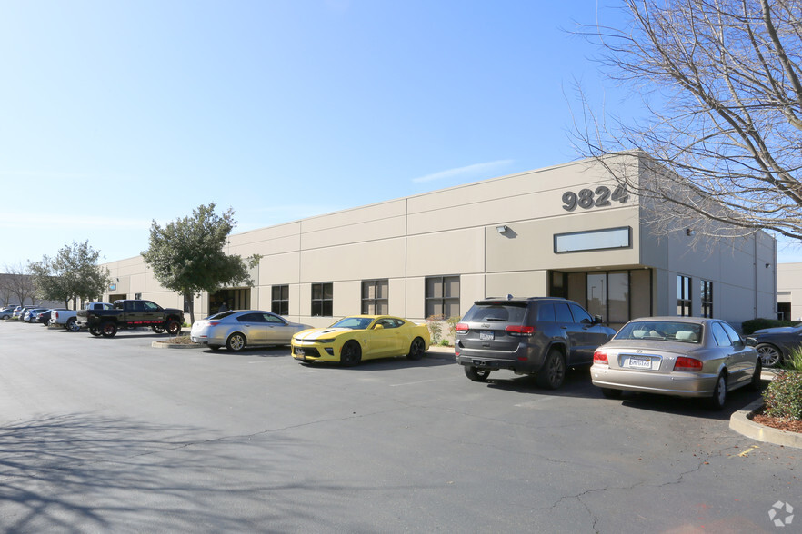 9824 Dino Dr, Elk Grove, CA for lease - Building Photo - Image 2 of 3