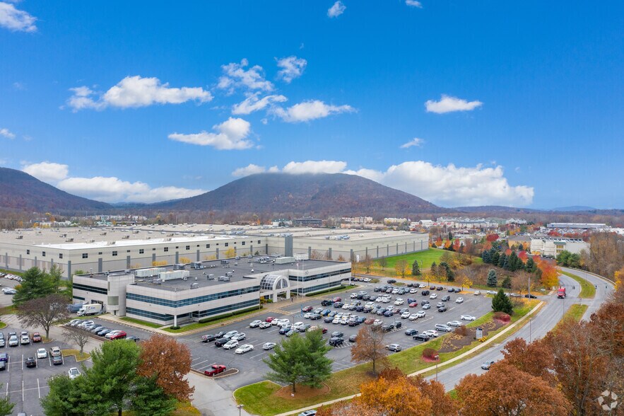 60 Merritt Blvd, Fishkill, NY à louer - Aérien - Image 3 de 3