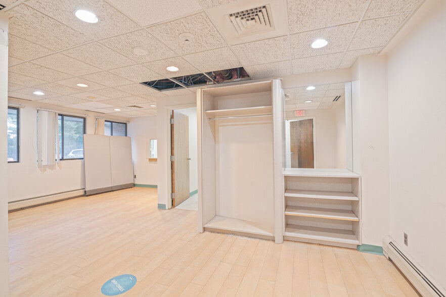 99 Dutch Hill Rd, Orangeburg, NY à louer - Photo intérieure - Image 3 de 21