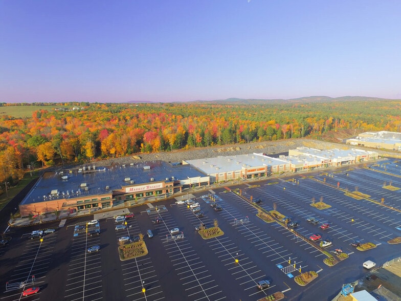 92 Farmington Rd, Rochester, NH for lease - Building Photo - Image 2 of 23