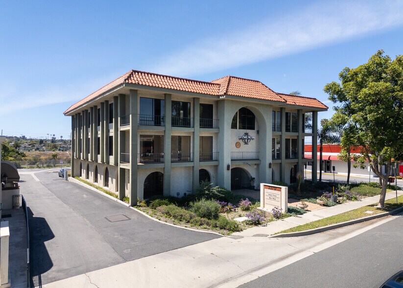 23717 Hawthorne Blvd, Torrance, CA à louer - Photo du bâtiment - Image 2 de 23