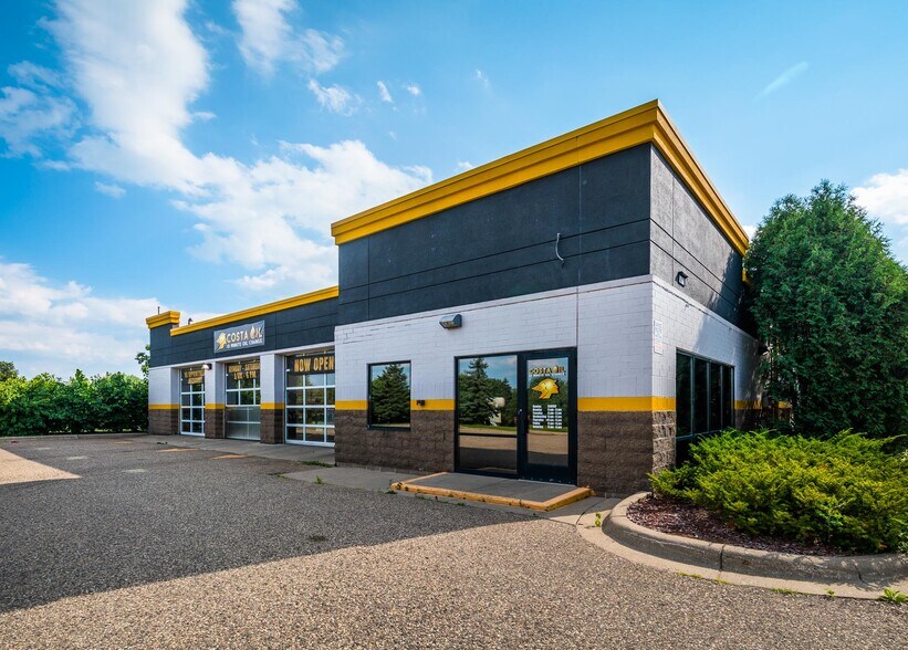 7479 Egan Dr, Savage, MN à vendre - Photo du bâtiment - Image 3 de 26