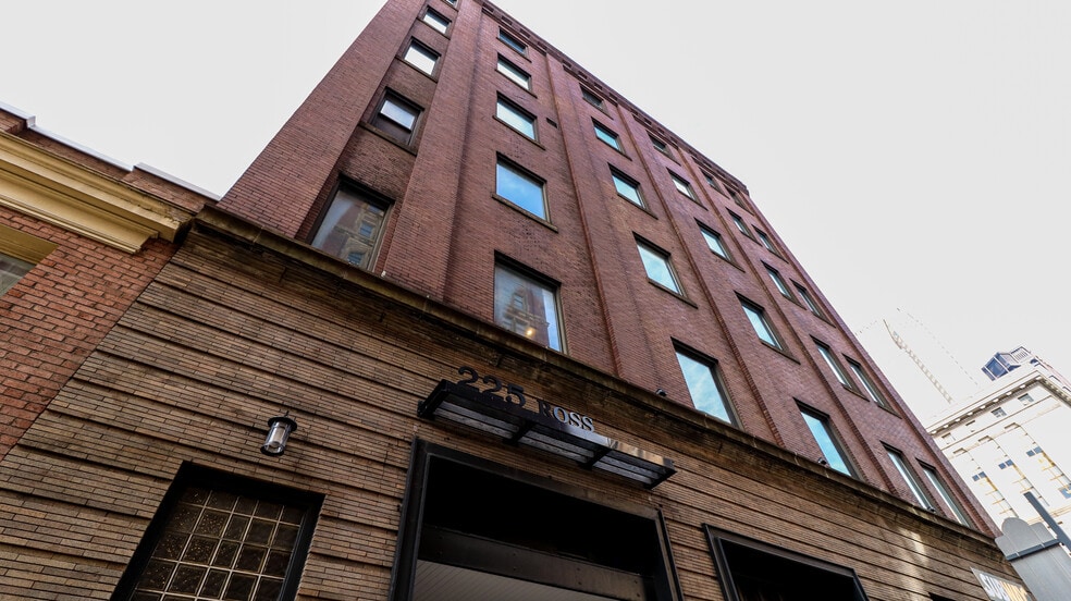 225 Ross St, Pittsburgh, PA for lease - Building Photo - Image 1 of 14