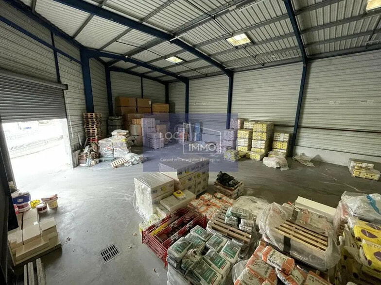 Flex in Lormont for lease - Interior Photo - Image 2 of 11