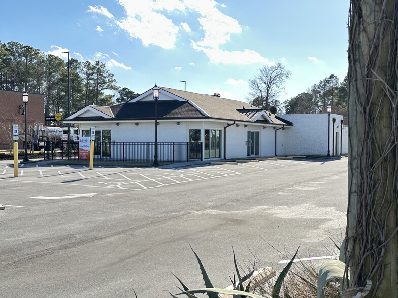 1105 Gum Branch Rd, Jacksonville, NC à louer - Photo du bâtiment - Image 2 de 19