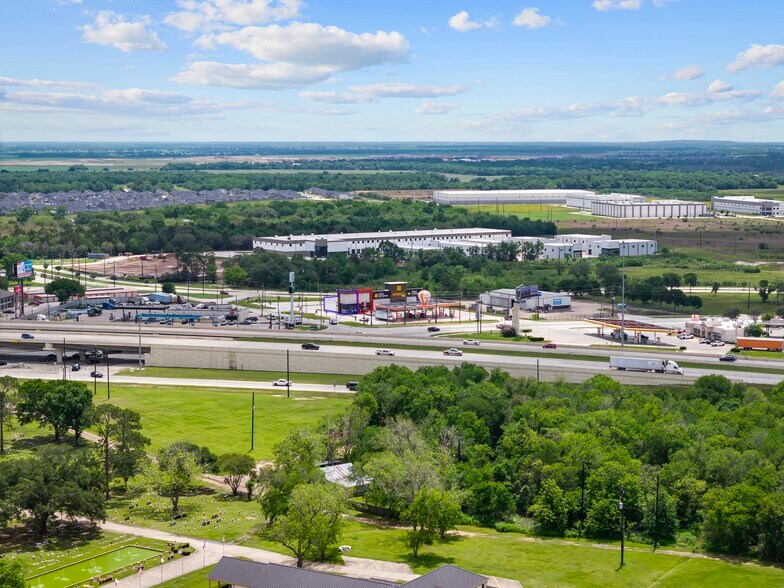 2717 FM 2218 rd, Rosenberg, TX à louer - Photo du bâtiment - Image 3 de 3