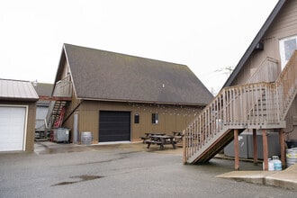 105 S Main St, Coupeville, WA à louer Photo du bâtiment- Image 2 de 3