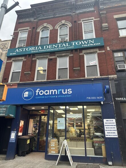 3060 Steinway St, Astoria, NY à vendre - Photo du bâtiment - Image 2 de 37