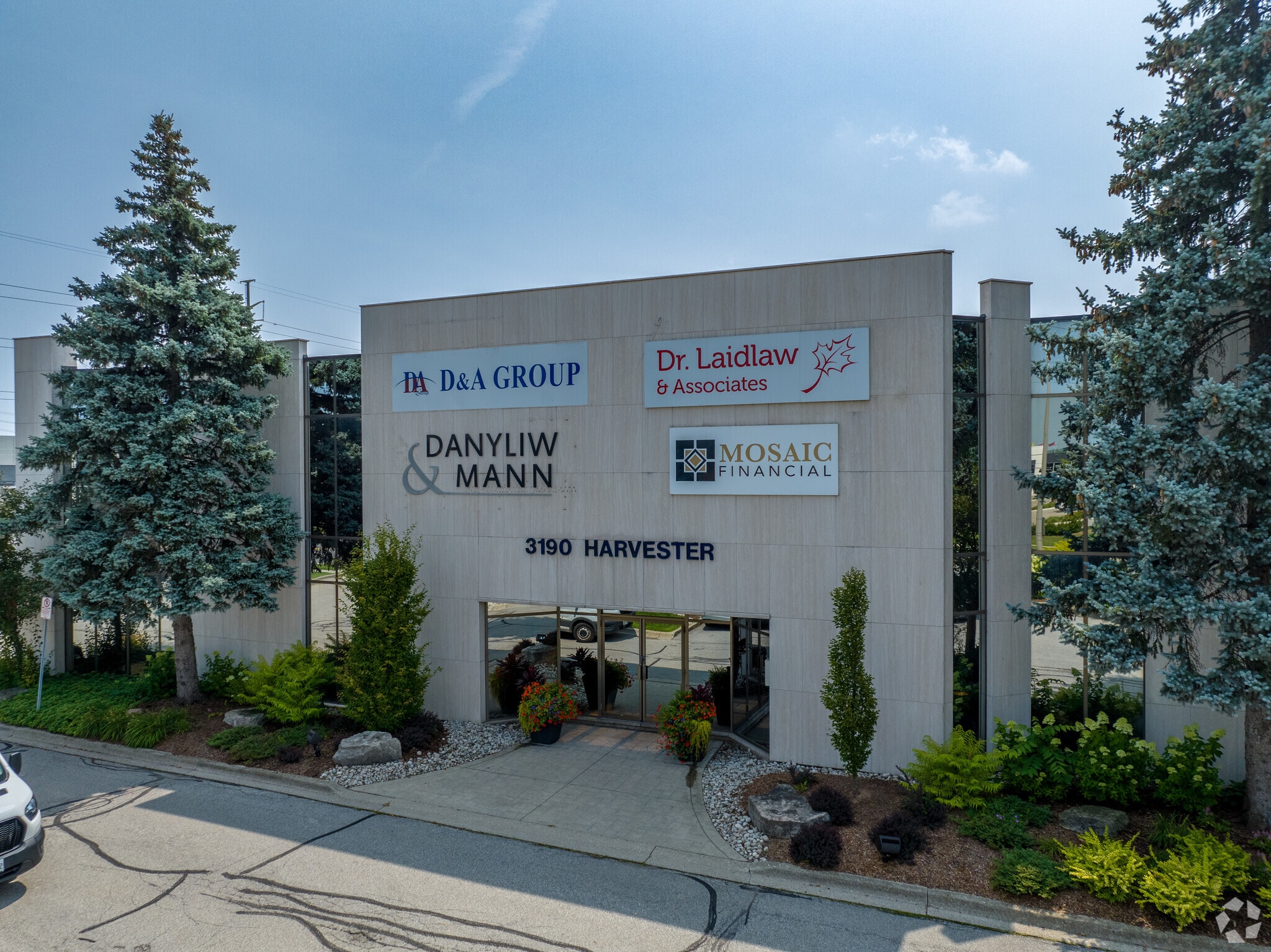 3190 Harvester Rd, Burlington, ON for sale Primary Photo- Image 1 of 7