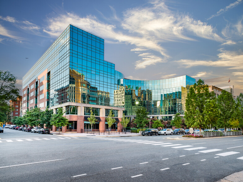 4301 N Fairfax Dr, Arlington, VA for lease - Building Photo - Image 1 of 7