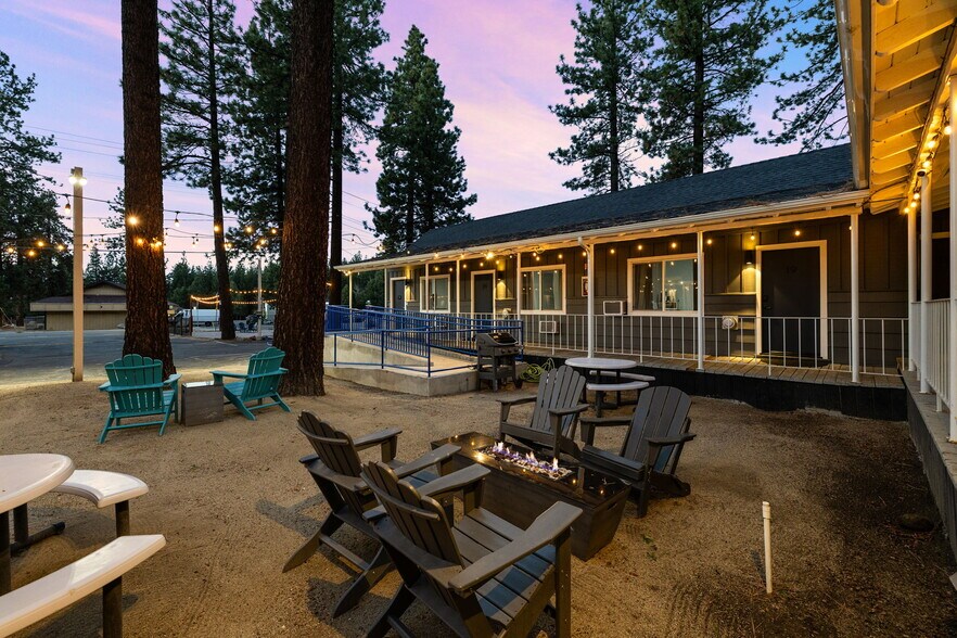 3918 Pioneer Trl, South Lake Tahoe, CA à vendre - Photo du bâtiment - Image 2 de 75