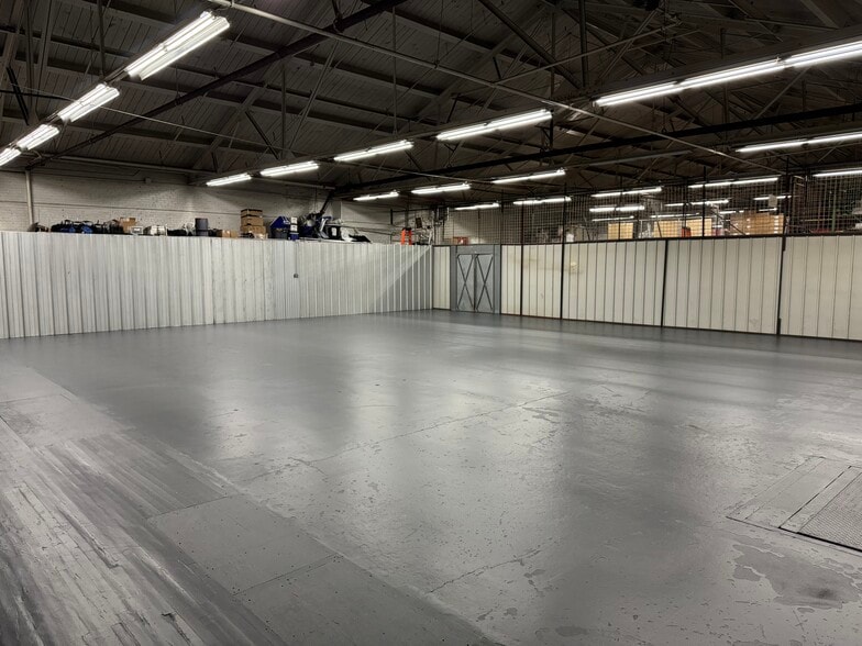 4555 Pearson Pl, Long Island City, NY for lease - Interior Photo - Image 3 of 3