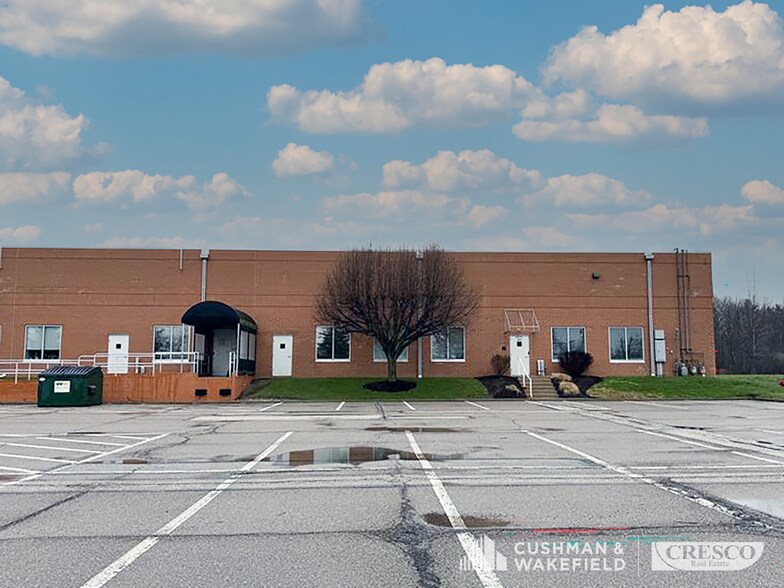 31500 Bainbridge Rd, Solon, OH à vendre - Photo du bâtiment - Image 2 de 14