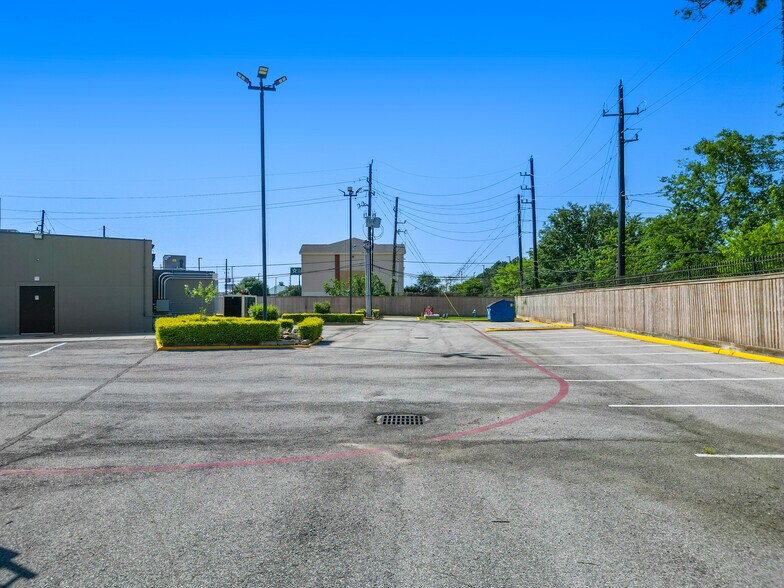 25807 I-45, Spring, TX à vendre - Photo du bâtiment - Image 3 de 34
