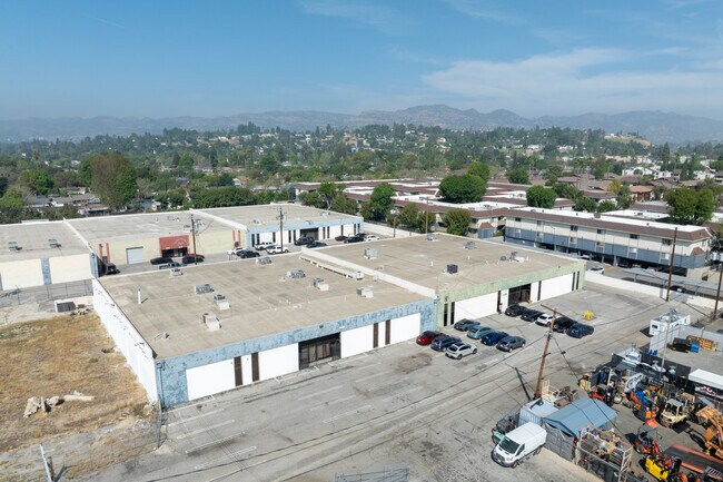 Plus de détails pour 8411-8421 Canoga Ave, Canoga Park, CA - Industriel à louer