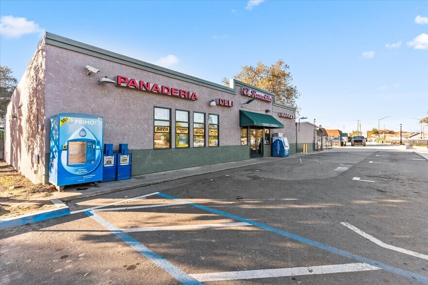 10448 CA-99, Live Oak, CA à vendre - Photo du bâtiment - Image 2 de 52
