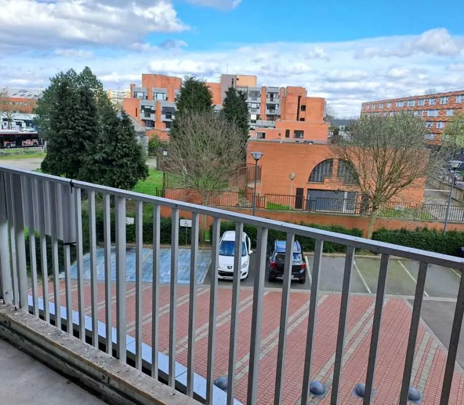 Office in Roubaix for lease Primary Photo- Image 1 of 6