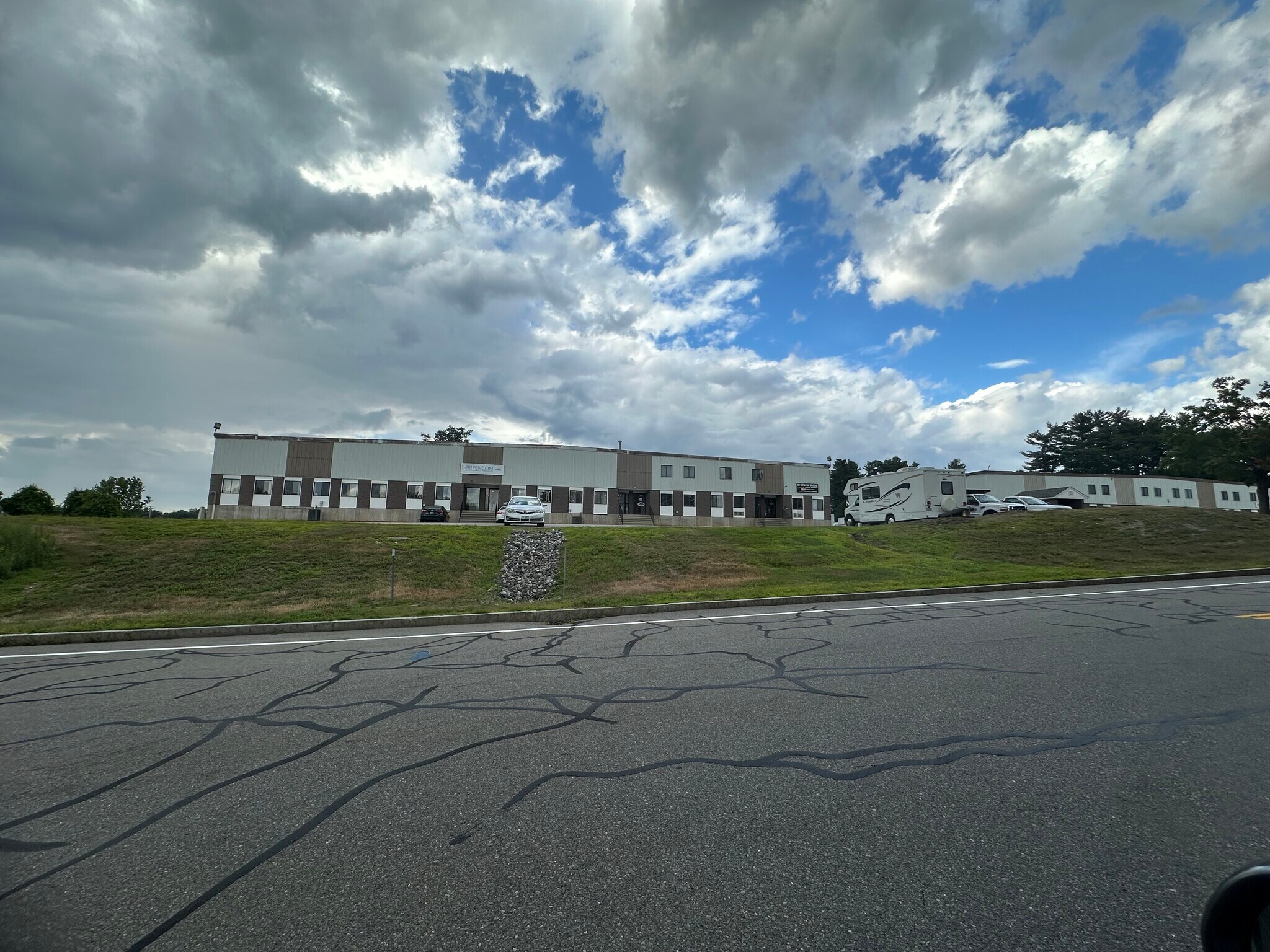 6 Raymond Ave, Salem, NH à vendre Photo du bâtiment- Image 1 de 1