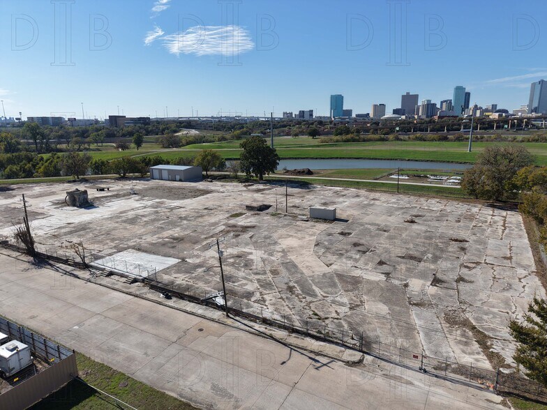 1300 Sylvania Ct, Fort Worth, TX à louer - Photo du bâtiment - Image 3 de 7
