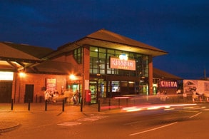 Plus de détails pour 568 Falls Rd, Belfast - Commerce de détail à louer