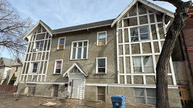 More details for 485 Sherbrook St, Winnipeg, MB - Multifamily for Sale