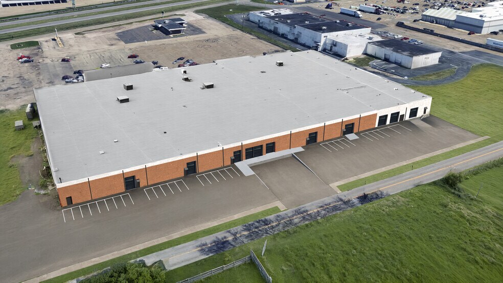 3000 Atlantic Blvd NE, Canton, OH à louer - Photo du bâtiment - Image 2 de 5