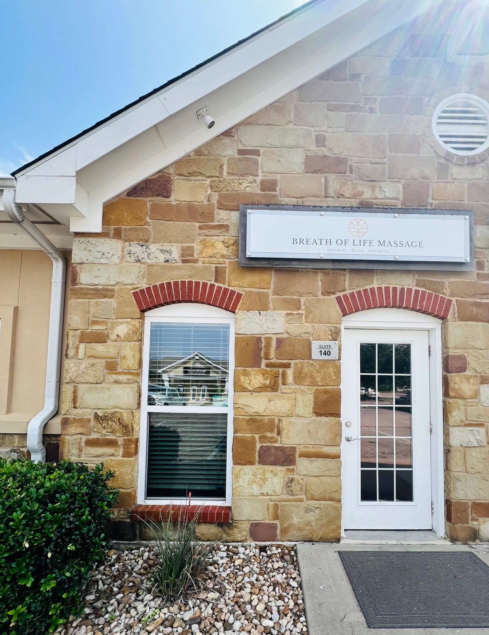 305 N Heatherwilde Blvd, Pflugerville, TX for lease Building Photo- Image 1 of 10