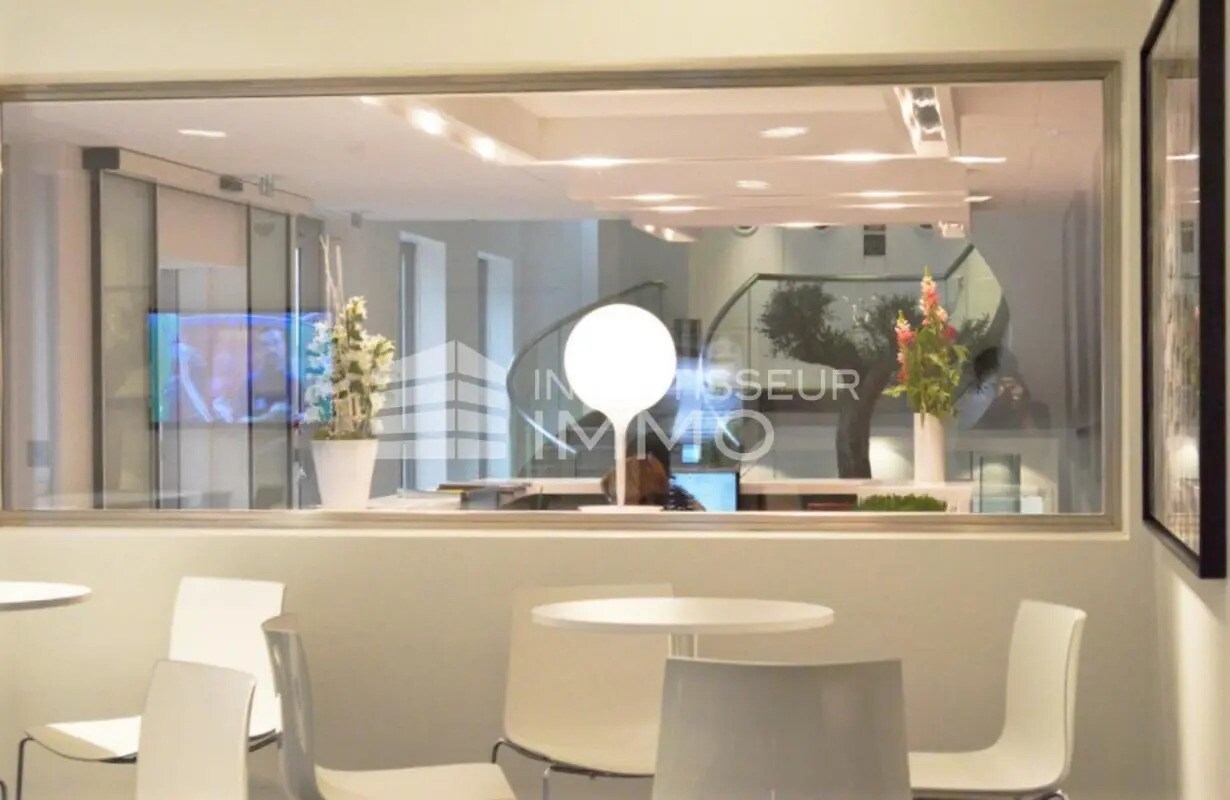 Office in Courbevoie for lease Building Photo- Image 1 of 7