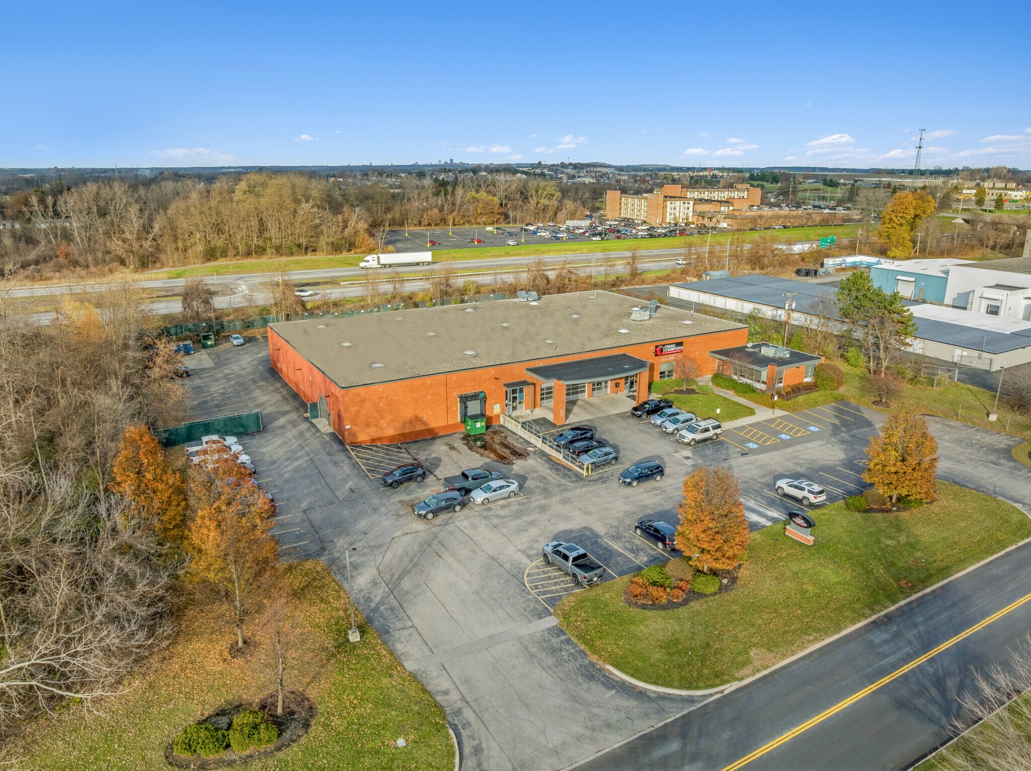 50 Thruway Park Dr, Henrietta, NY à vendre Photo principale- Image 1 de 5