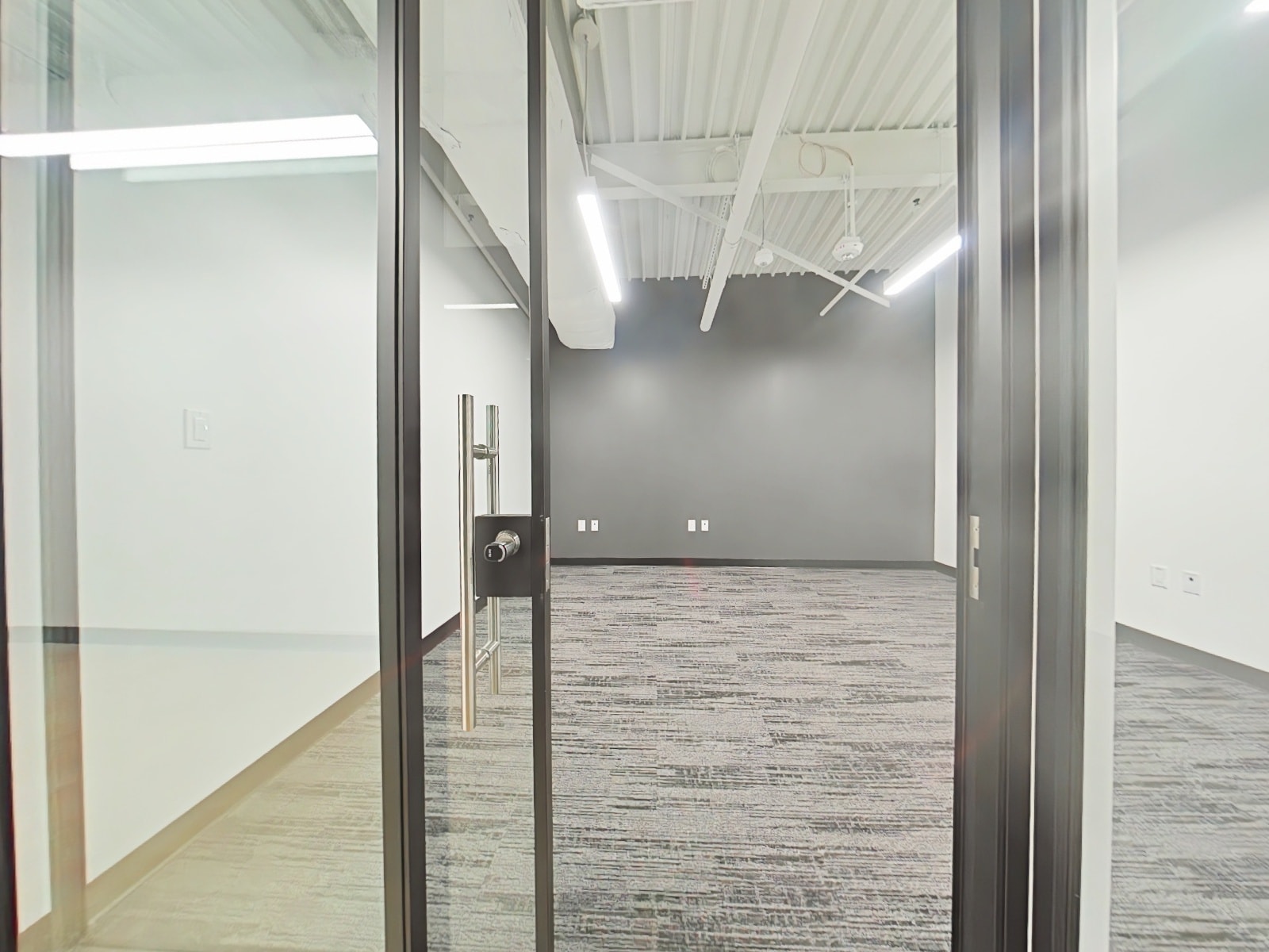 7701 Lemmon Ave, Dallas, TX for lease Interior Photo- Image 1 of 6