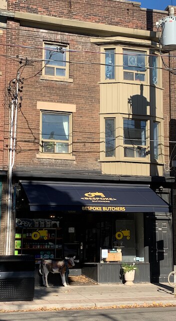 1378 Queen St E, Toronto, ON à vendre Photo du bâtiment- Image 1 de 1