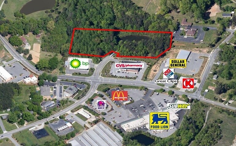 Fleming Rd, Greensboro, NC à vendre Photo du bâtiment- Image 1 de 4