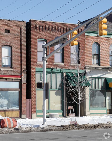 958 E Washington St, Indianapolis, IN à louer - Photo du bâtiment - Image 2 de 3